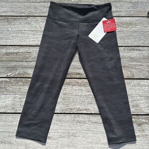 Lululemon Wunder Under Crop Luon Vintage‎ black camo size 6 NWT 20.5"